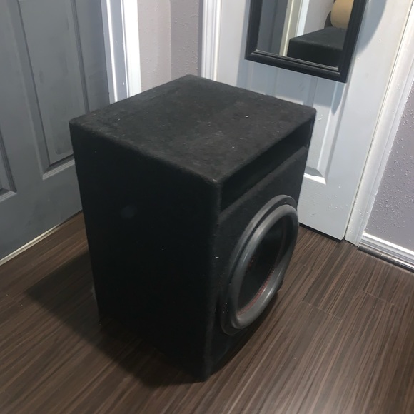 Speaker box for size 15 sub woofer DOES NOT COME WITH THE SPEAKER ONLY BOX - Picture 2 of 3